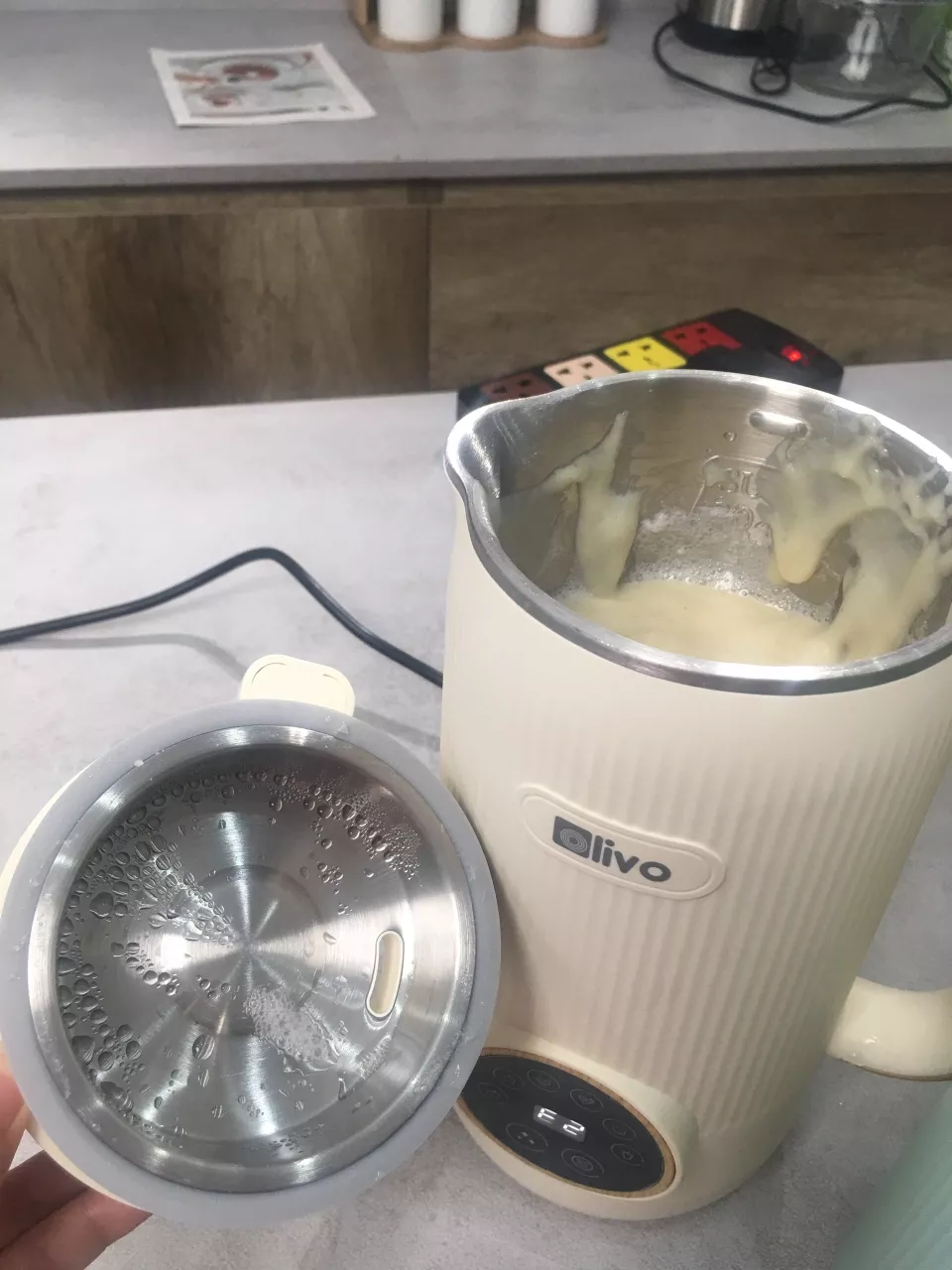 review máy làm sữa hạt olivo mini